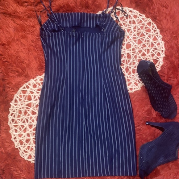 Forever 21 Navy Blue and Silver Vertical Striped Bodycon! Size L! - Picture 6 of 11
